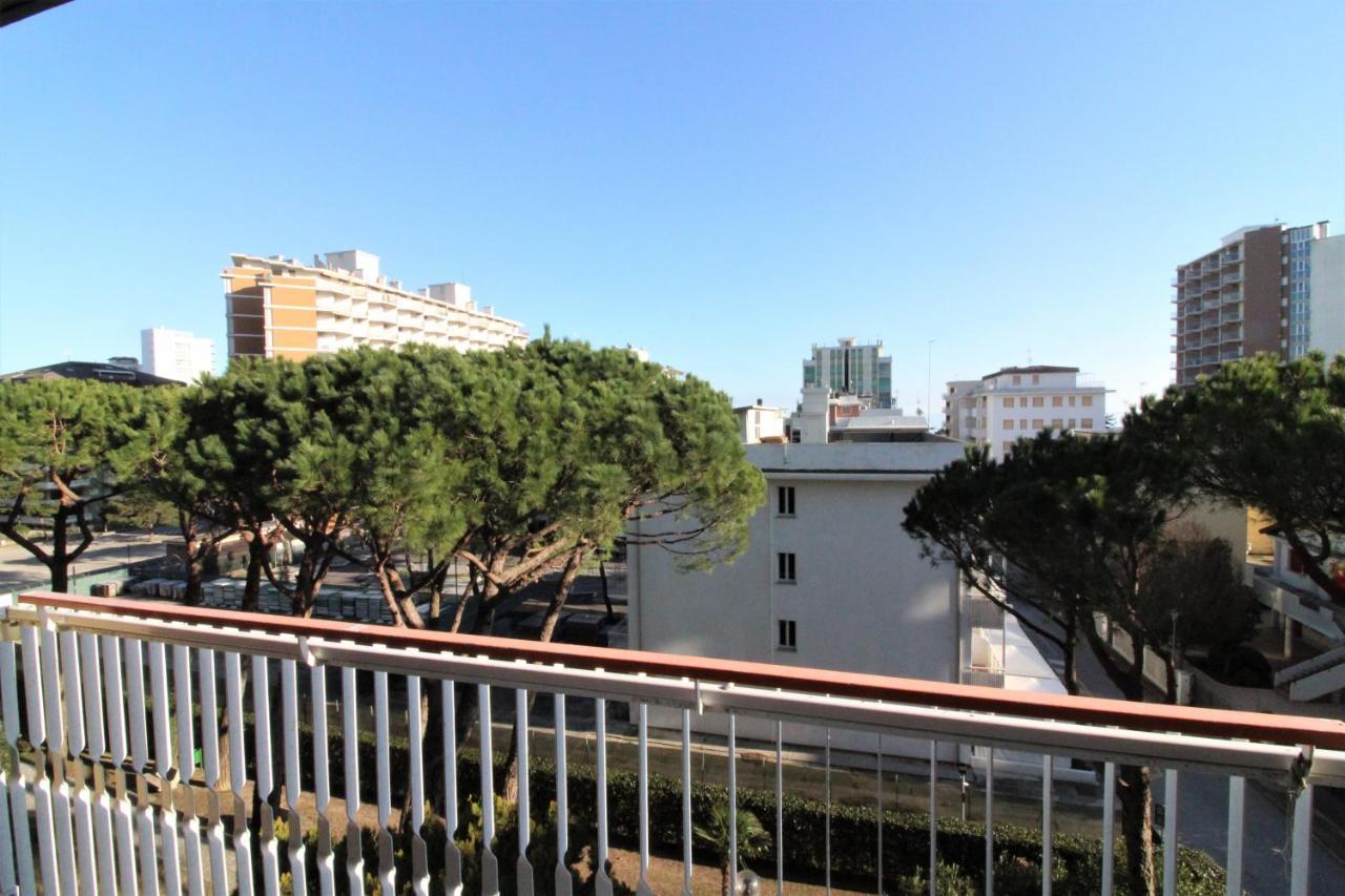 Appartamenti Puerto Do Sol Lignano Sabbiadoro Esterno foto