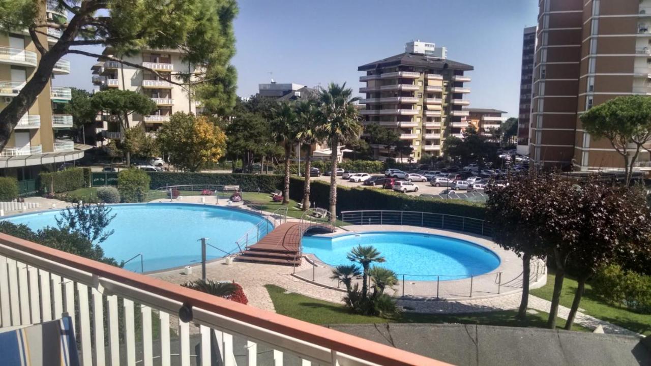 Appartamenti Puerto Do Sol Lignano Sabbiadoro Esterno foto